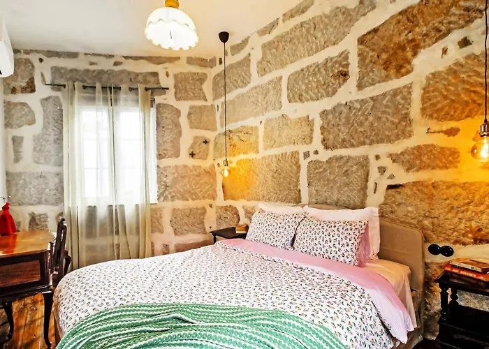 Alpstuga Refugio Rustico - Exclusivo Favaios