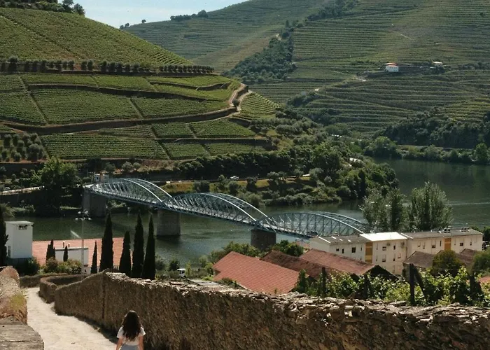 Alpstuga Refugio Rustico - Exclusivo Favaios